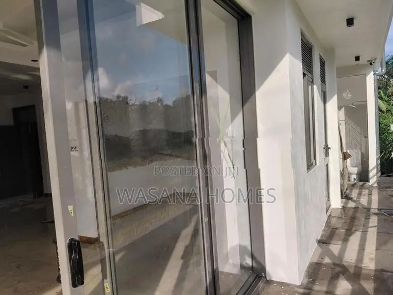 Brand New 3.Story House for Sale Kottawa