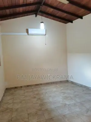 Fully furnished Room for Rent in Thalawathugoda