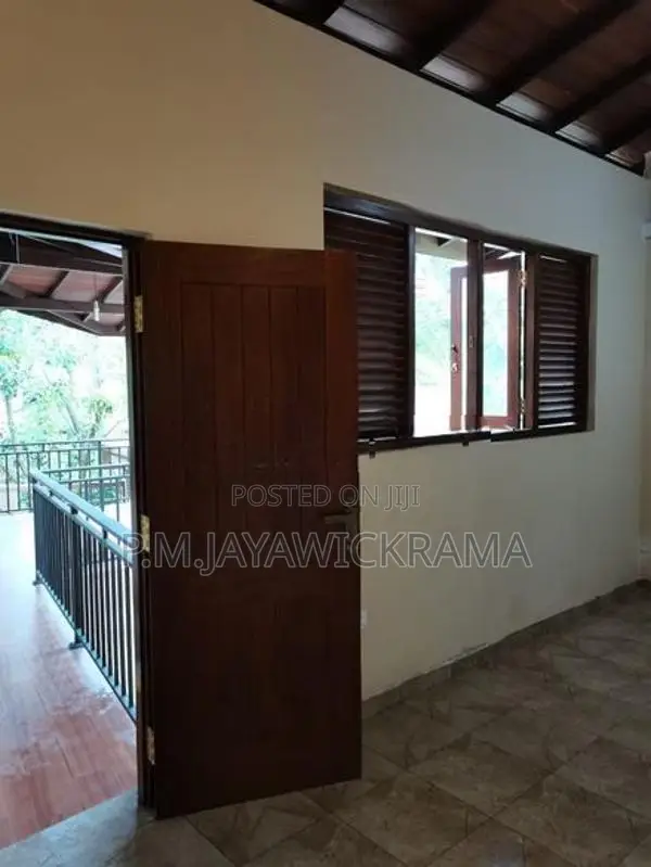 Fully furnished Room for Rent in Thalawathugoda