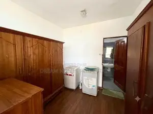 Near Pelawaththa Junction - 4 Bed Luxury House for Rent