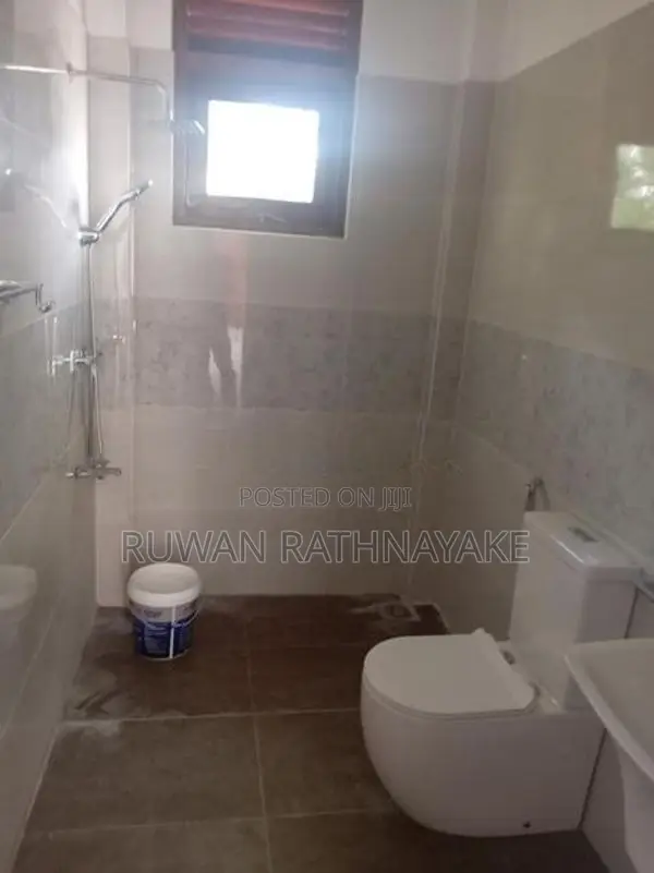 Brand New First Floor House for Rent in Raththanapitiya
