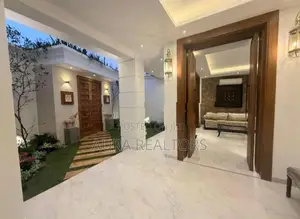 Luxury House for Sale in Battaramulla Jayantipura Road (p-123)