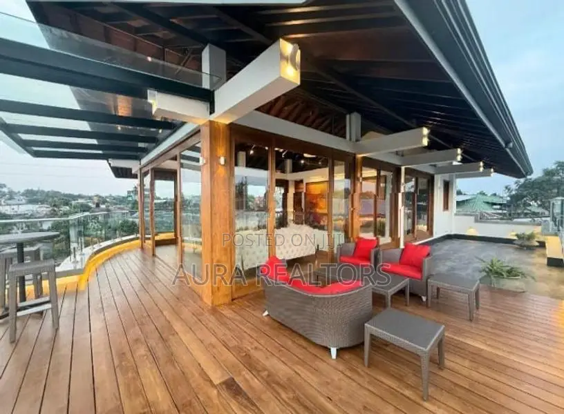 Luxury House for Sale in Battaramulla Jayantipura Road (p-123)