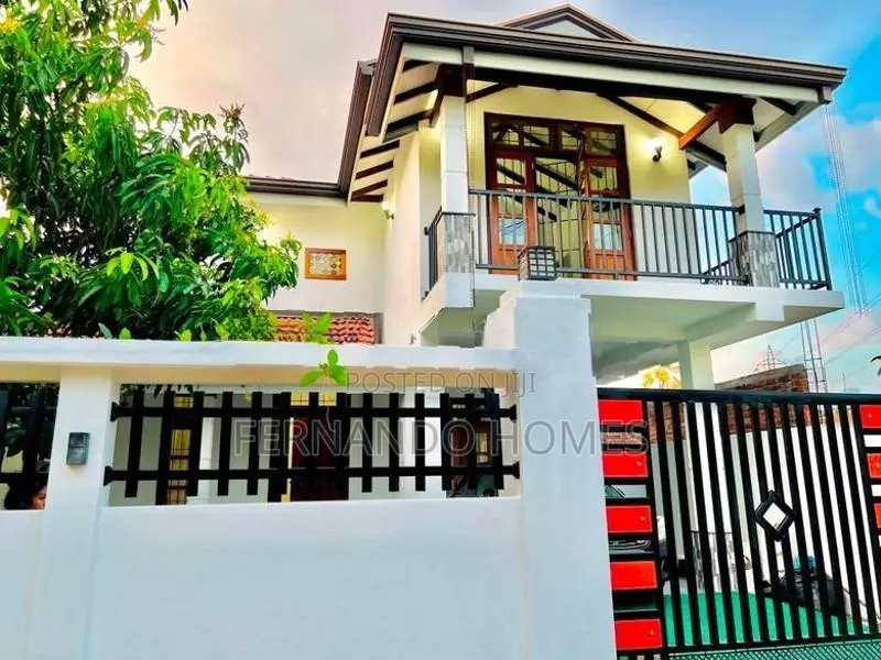 Value Living Well Built Upstairs House For Sale In Negombo Daluwakotuw