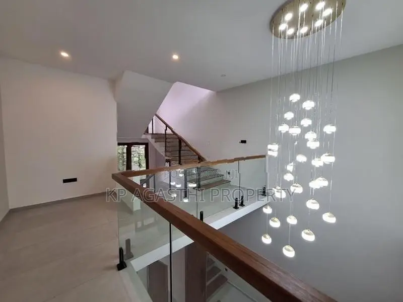 luxury family house for sale in thalawathugoda