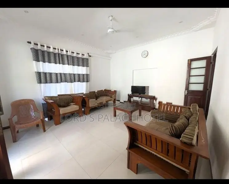 3 Bhk Holiday Bangalow in Dehiwala