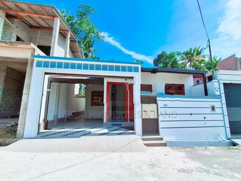 BRAND NEW 3 BEDROOMS HOUSE FOR SALE IN PILIYANDALA MADAPATHA