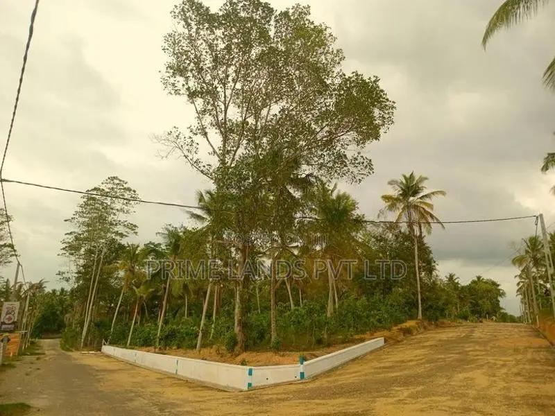 Lands for Sale in Hikkaduwa