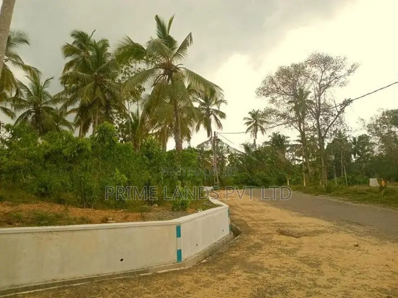 Lands for Sale in Hikkaduwa