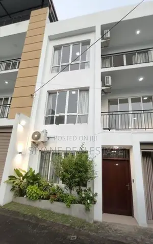 Luxury 3-Storey Town House for Sale – Homagama