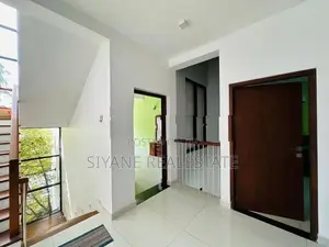 Upstairs House for Sale – Athurugiriya