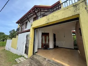 Near University 2 Story House for Sale in Moratuwa Suwarapola