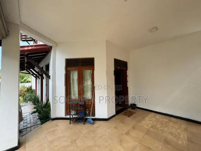 Near University 2 Story House for Sale in Moratuwa Suwarapola