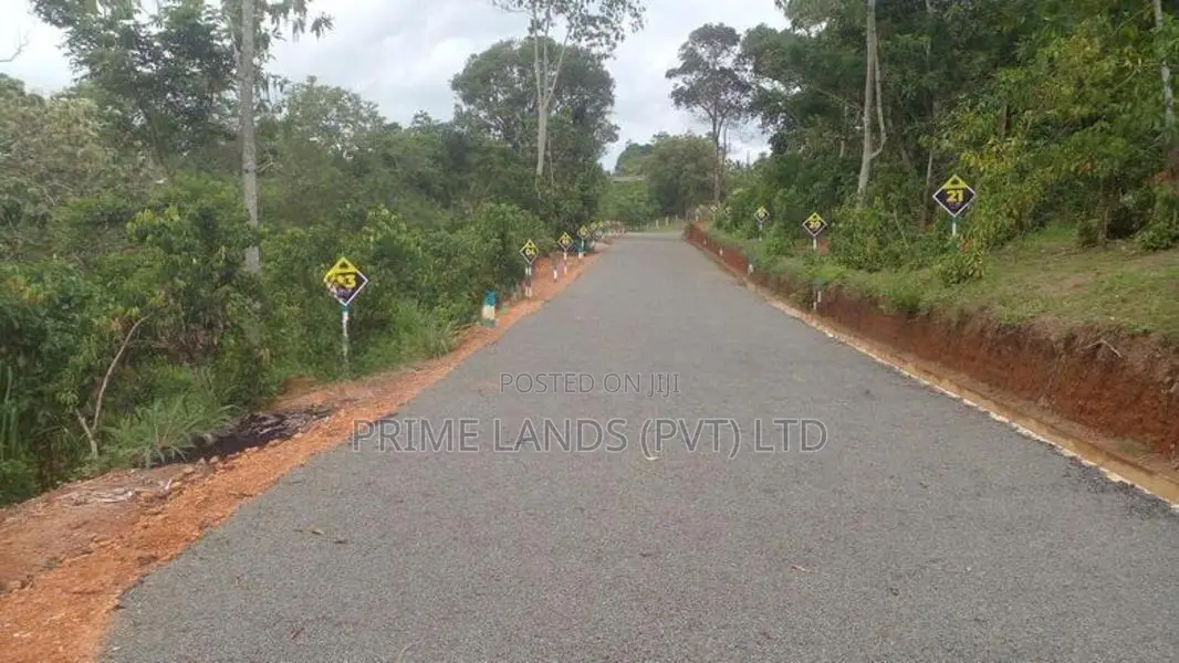 අම්බලන්ගොඩ බටපොල පාරට ලගින් බිම් කොටස්