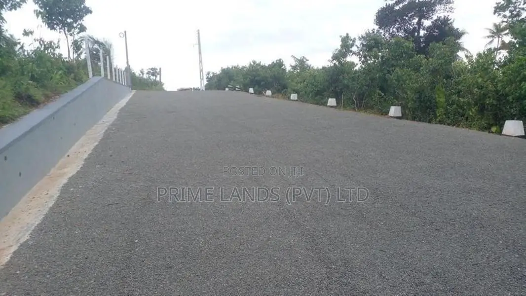 අම්බලන්ගොඩ බටපොල පාරට ලගින් බිම් කොටස්