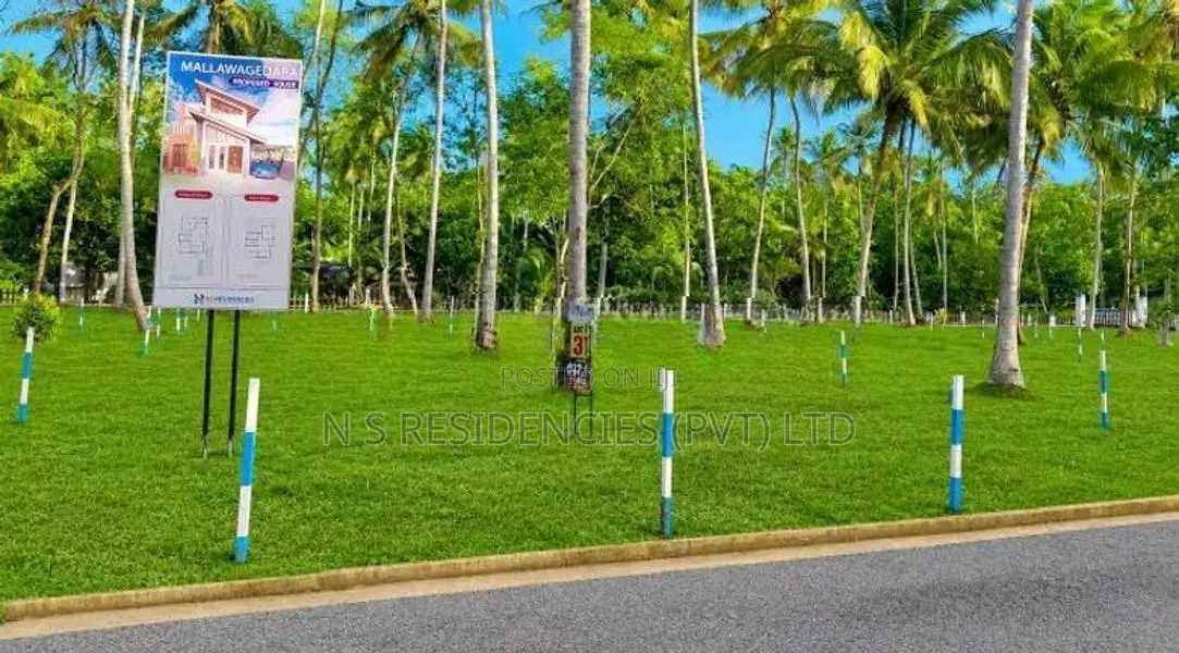 Main Road Facing Land for Sale in Mellawagedara P1
