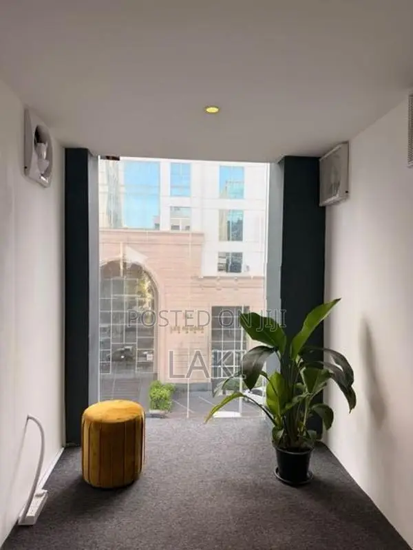 Prime Commercial Showroom for Rent — Colombo 03