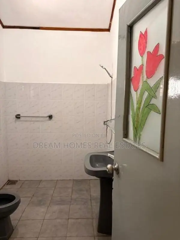 Two-Story Two-Unit House for Sale – Siddamulla