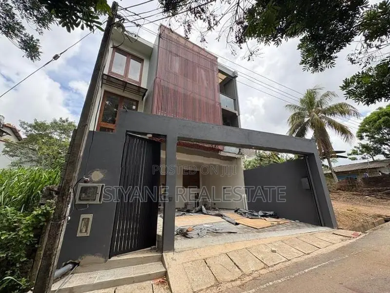 Luxury New House Sale in Thalawathugoda