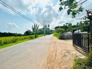 Ja-Ela - 100-Perch Industrial Land with Office Building for Sale