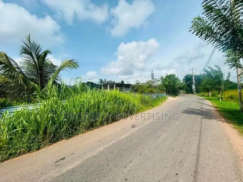 Ja-Ela - 100-Perch Industrial Land with Office Building for Sale