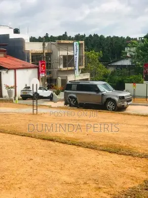 Land in Athurugiriya