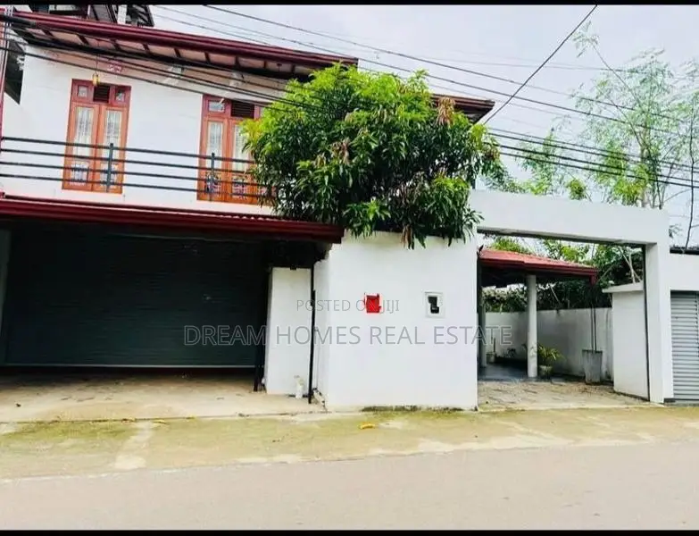 3-Storey House with Shop for Rent – Kahathuduwa, Piliyandala