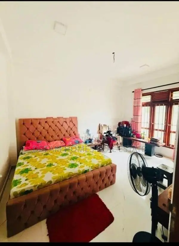 3-Storey House with Shop for Rent – Kahathuduwa, Piliyandala