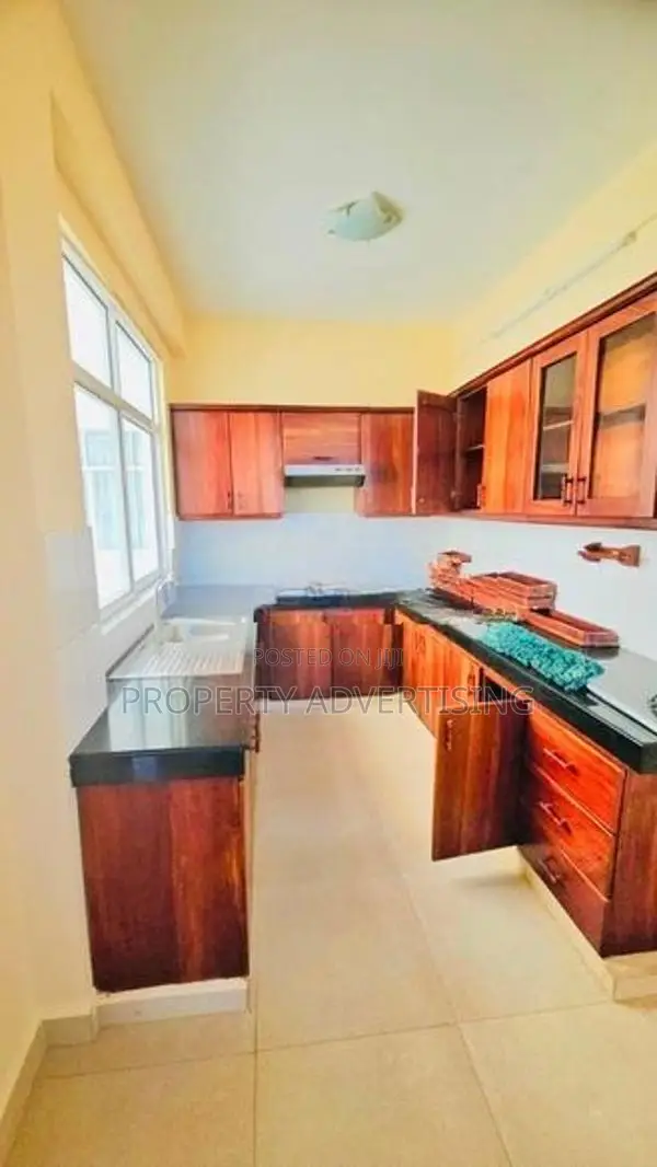 Colombo 04 Apartment for Sale – Steps from Galle Road & Marine Drive