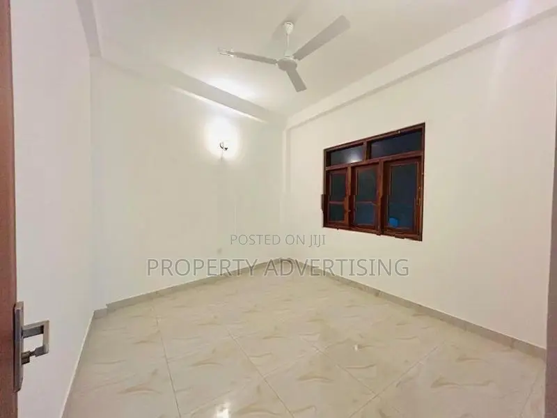 4BR Wattala, Kerawalapitiya Stunning 3-Storey Modern Residence For Sal