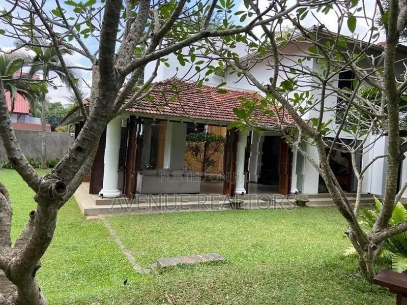 5 Bedroom Luxury House for Sale in Welivita, Kaduwela | (HS4938)