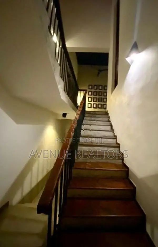 5 Bedroom Luxury House for Sale in Welivita, Kaduwela | (HS4938)
