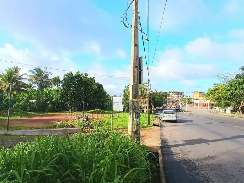 Commercial Land for Rent in Piliyandala – Prime Main Road Frontage