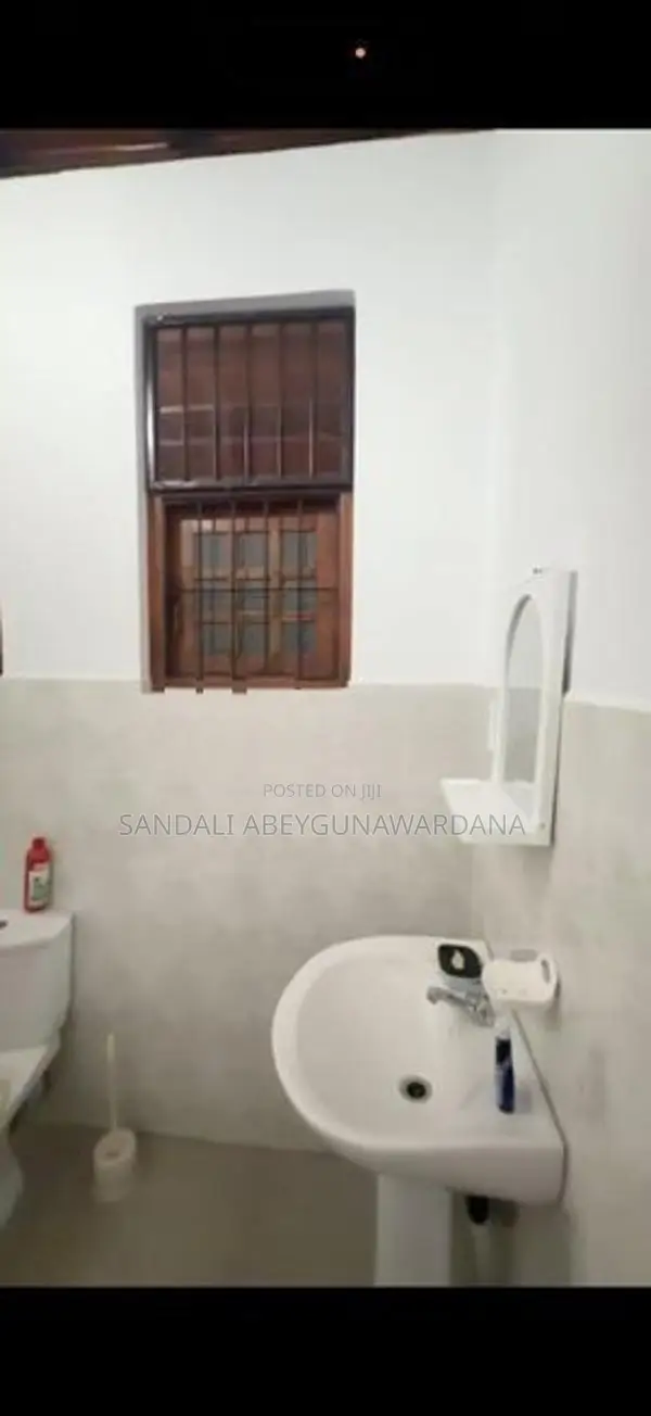 Annex For Rent Girl - Boralesgamuwa