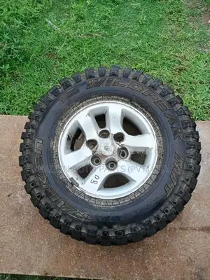 Toyota Hilux MUD Tyre 31×10.50R15