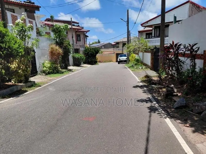 Valuable Land for Sale Thalapathpitiya