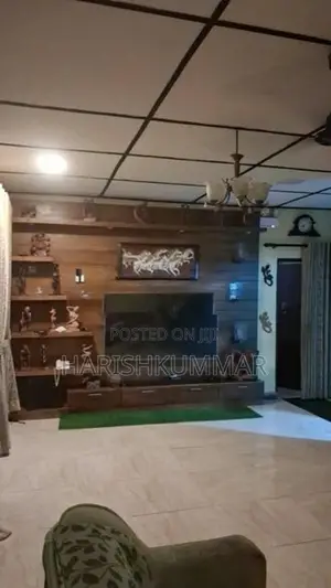 House for Sale with 20-Foot-wide road