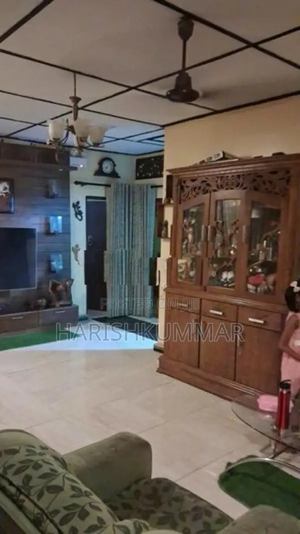 House for Sale with 20-Foot-wide road