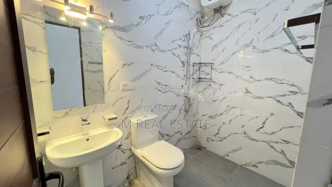 03 Bedrooms Luxury New Apartment Sale In Wellawatte, Colombo 06