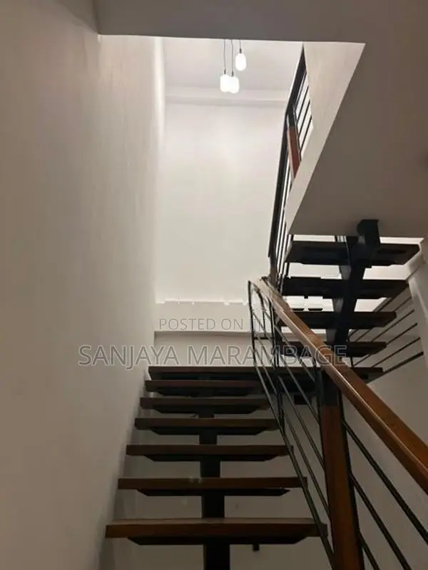 Modern Luxury House for Rent Near Ganemulla Road Kadawatha