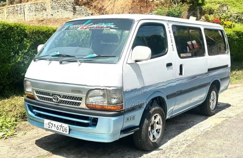 Toyota Dolphin LH102 1990