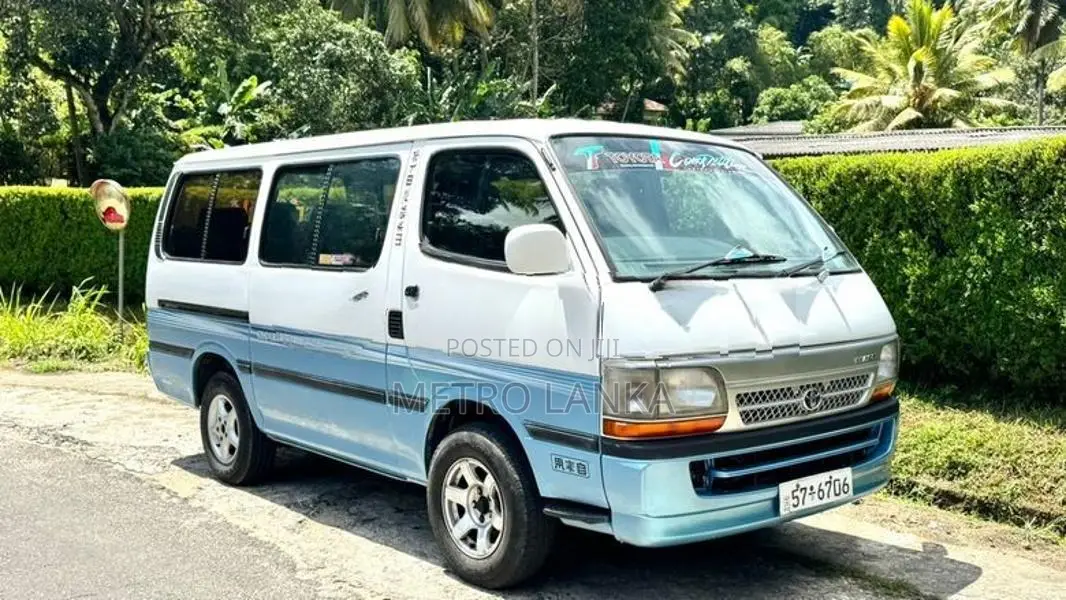 Toyota Dolphin LH102 1990