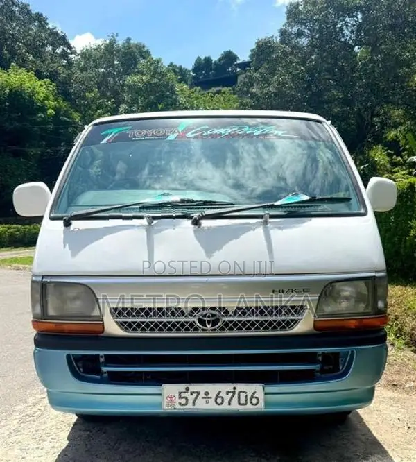 Toyota Dolphin LH102 1990