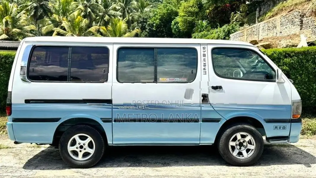 Toyota Dolphin LH102 1990