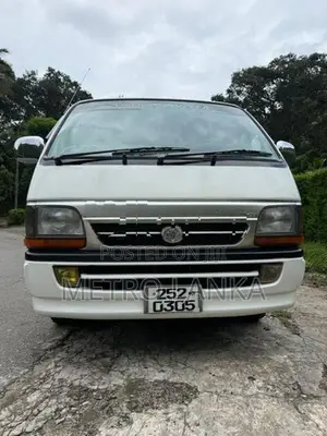Toyota Dolphin LH103 1995