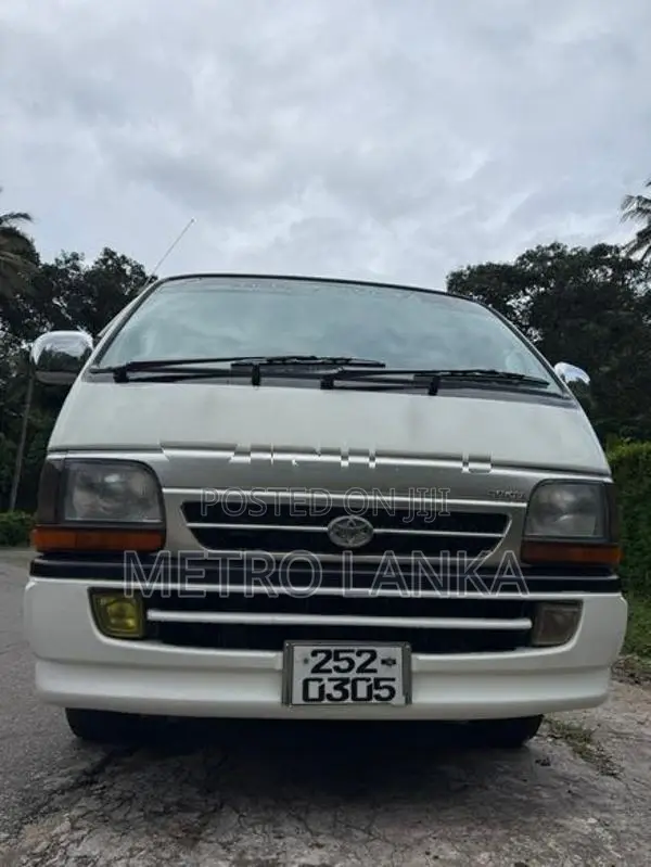 Toyota Dolphin LH103 1995