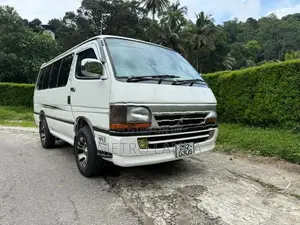 Toyota Dolphin LH103 1995