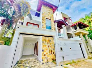 පිලියන්දල නගරාසන්නයේ පිහිටි අලුත්ම තෙමහල් නිවස විකිණීමට