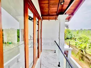 පිලියන්දල නගරාසන්නයේ පිහිටි අලුත්ම තෙමහල් නිවස විකිණීමට