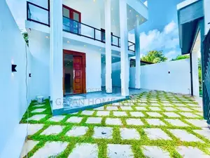 Architecture Design Quality Three-storey House in Piliyandala